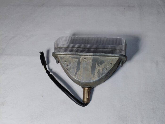 1973 Chrysler New Yorker, Newport, Left Front Parking / Turn Signal Lamp / Light Assembly 3679073 - Image 5