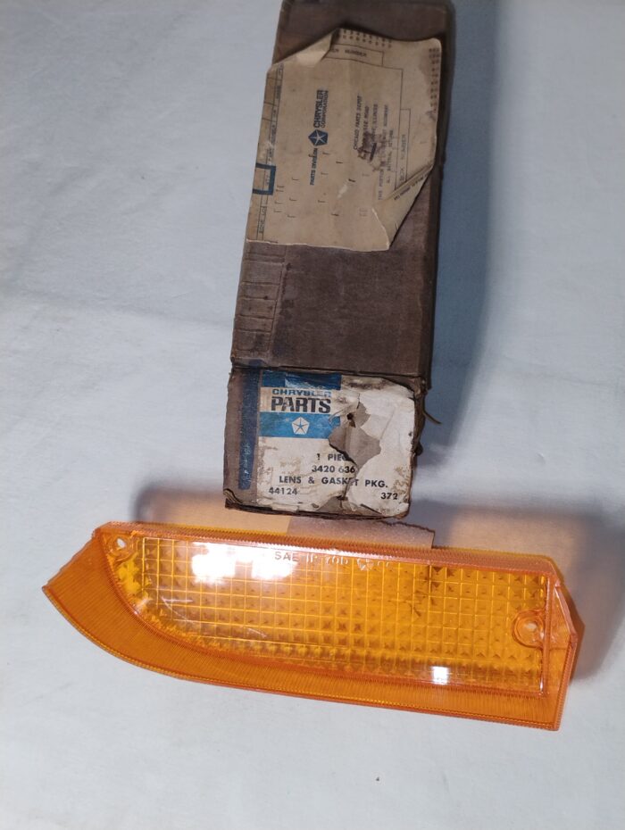 1970 1971 Dodge Polara, Monaco, Monaco 500, Right Front Turn Signal Lens 3420636