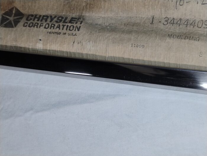 1970 1971 1972 Plymouth Duster, Dodge Dart, Demon, Left Door, Belt Molding / Trim 3444409 - Image 3