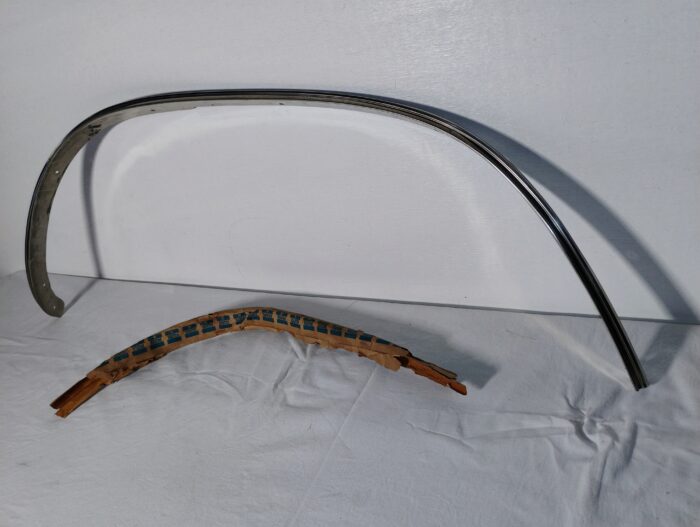 1964 Chrysler New Yorker, Left Front, Wheel Lip, Trim Molding 2145835 - Image 3