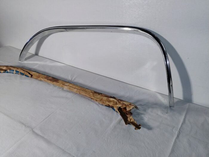 1969 1970 Plymouth Fury Sport, Fury III, Right Rear, Wheel Lip, Trim Molding 2933732 - Image 3