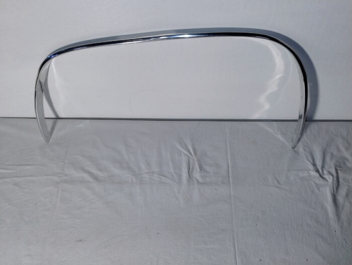 1969 Plymouth Valiant, Left Front, Wheel Lip, Trim Molding 2901841, S/A 2933551 - Image 4