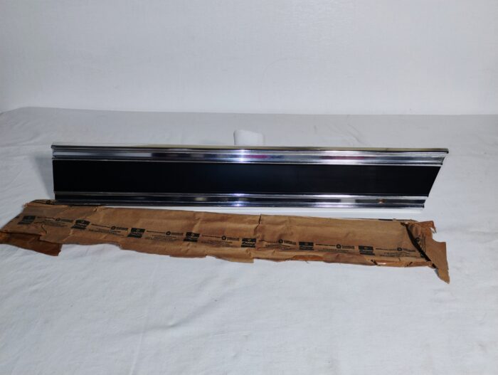 1978 1979 1980 Dodge Truck, Right Rear, Body Side, Trim Molding 4033308