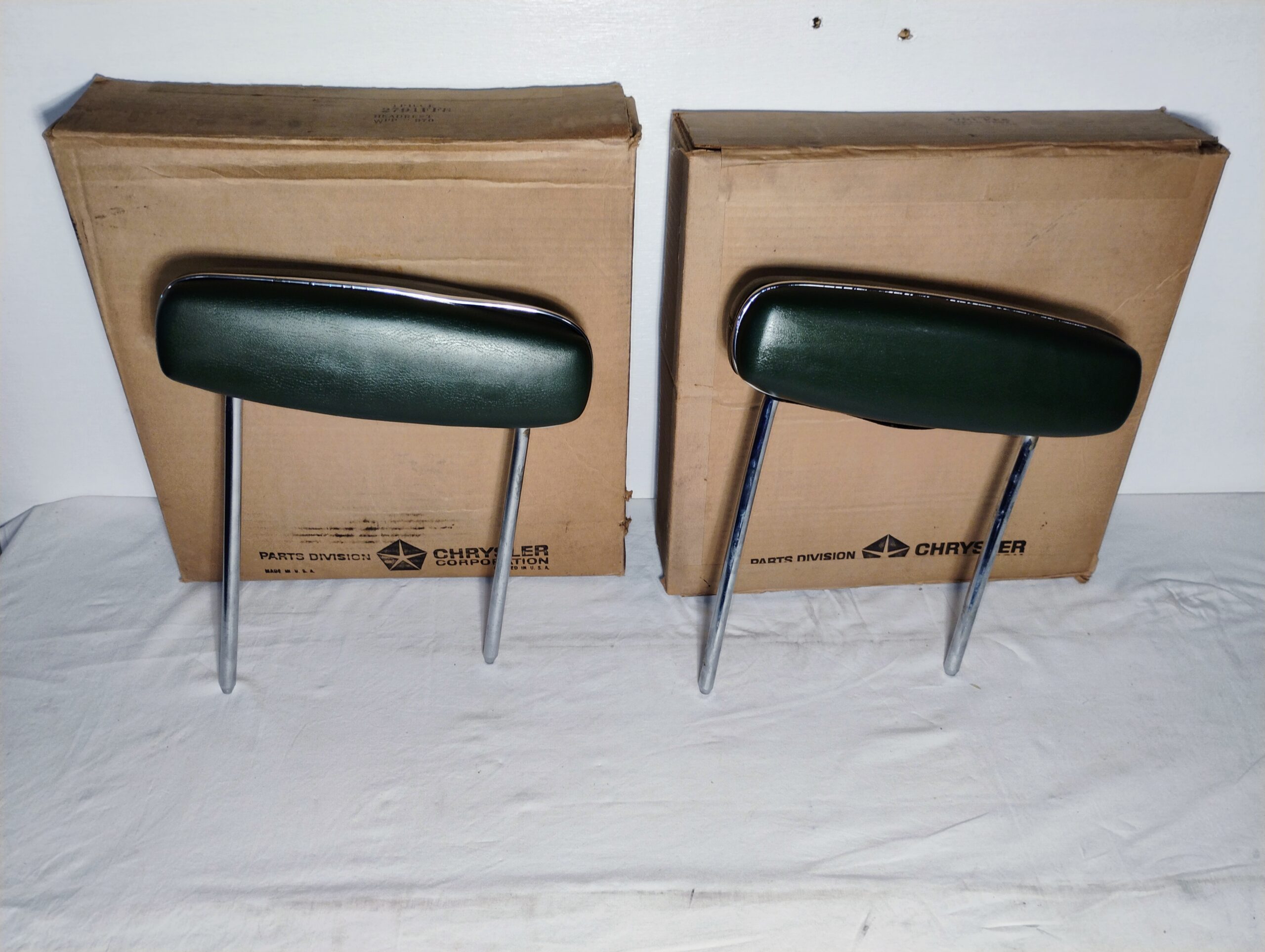 1969 Charger, Coronet R/T, Coronet 500, Daytona, GTX, Road Runner, Super Bee, Headrest Assemblies 2791FF8 - Image 2