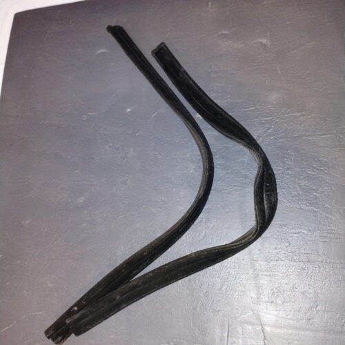 1964 1965 1966 Barracuda, Dart, Valiant, Door Glass, Rear Vertical, Seals 2217128, 2217129